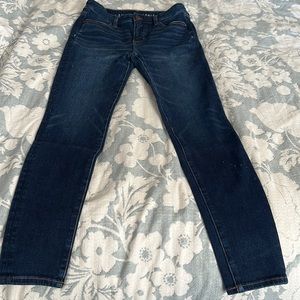 American Eagle size 4 Jean